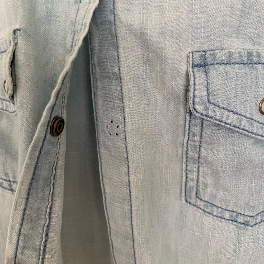 🪴Arizona denim blue embroidered button-up shirt top - Picture 6 of 6